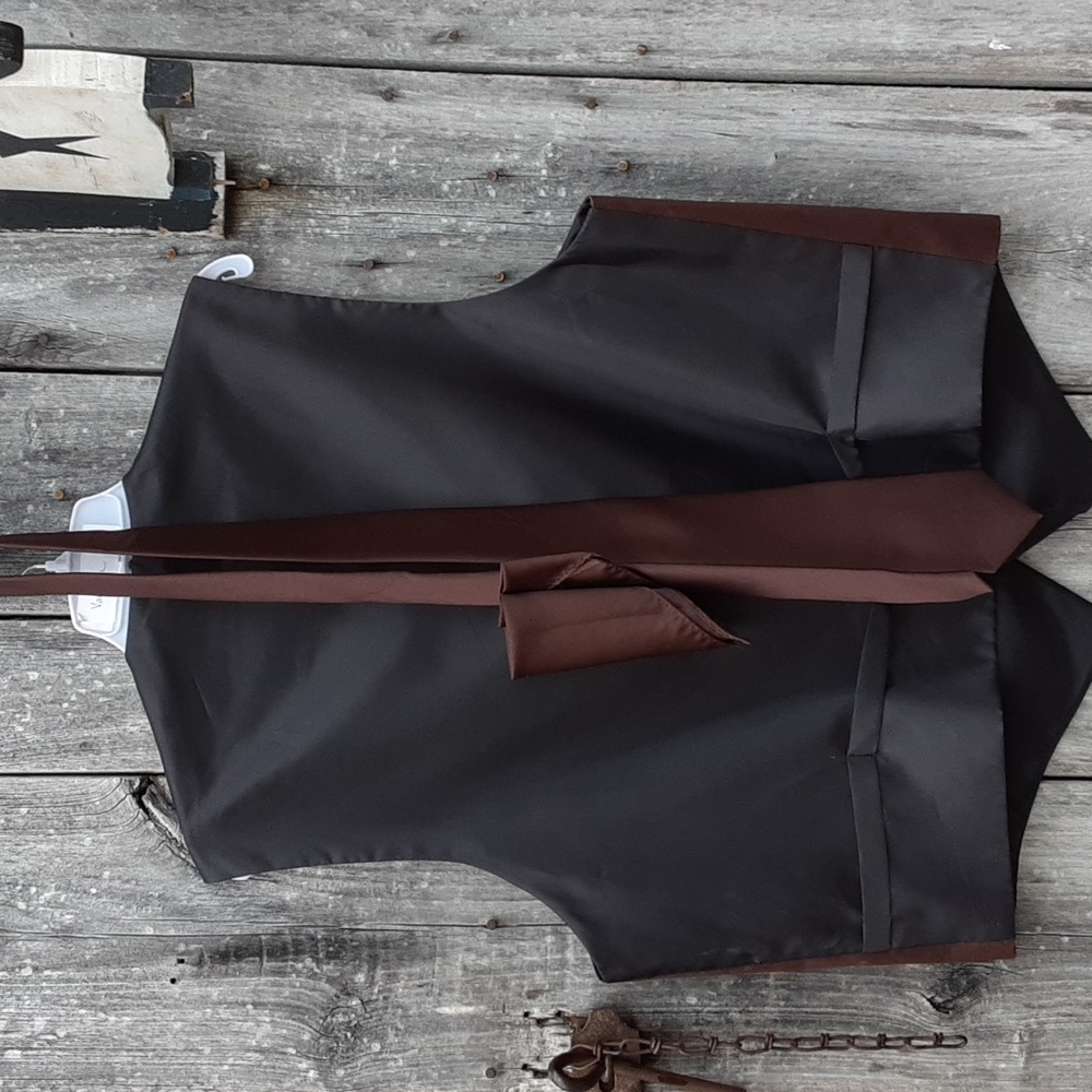 Vest - Picture 4 of 5